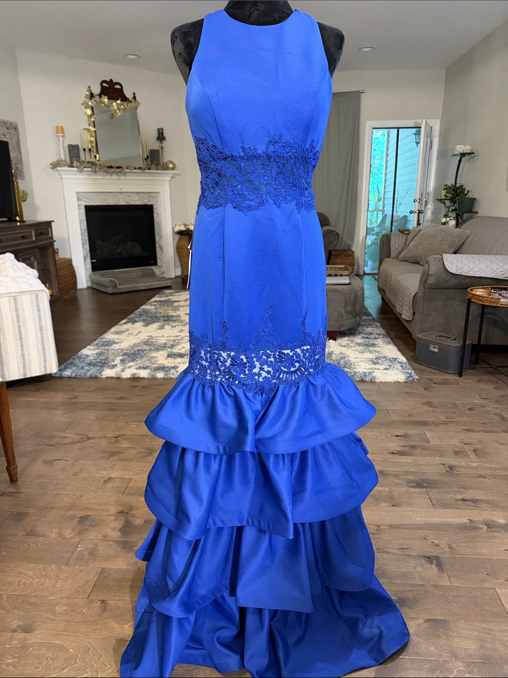Elegant Royal Blue Ruffled Prom Dress
